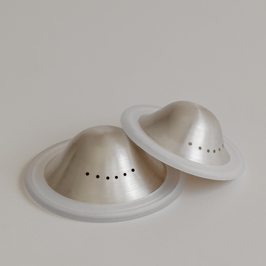 Mammae Breathable Silver Nursing Cups & Silicone Non-slip Cushions